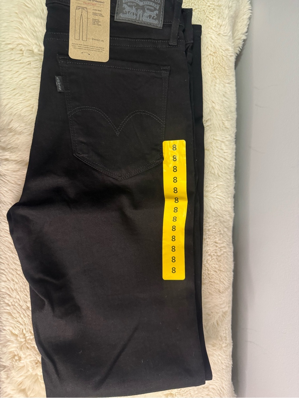 Women’s Black Levi’s Size 29/8